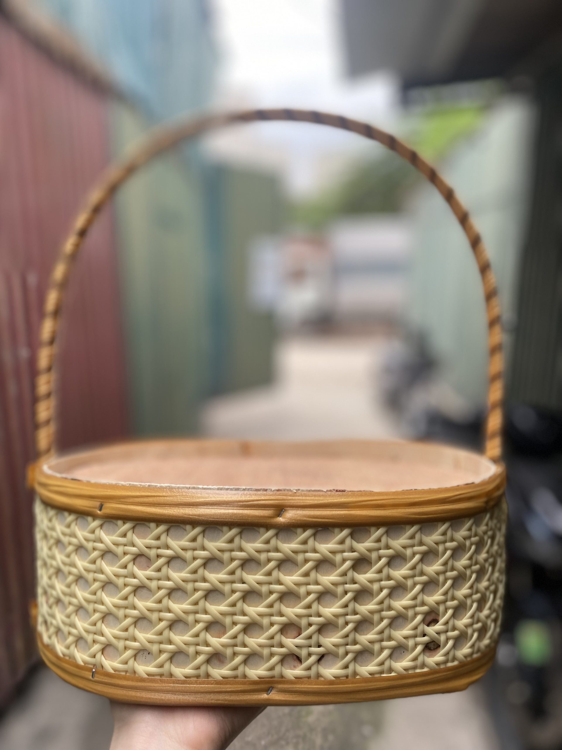 bầu dục quấn mây